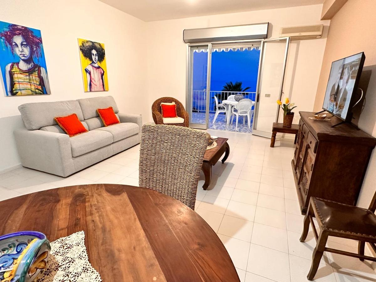 La Terrazza Sul Mare Apartment *